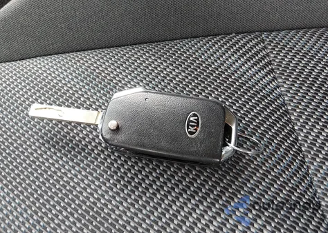 2021 Kia Seltos Lx z USA, uszkodzony, nr VIN KNDEPCAAXM7152830